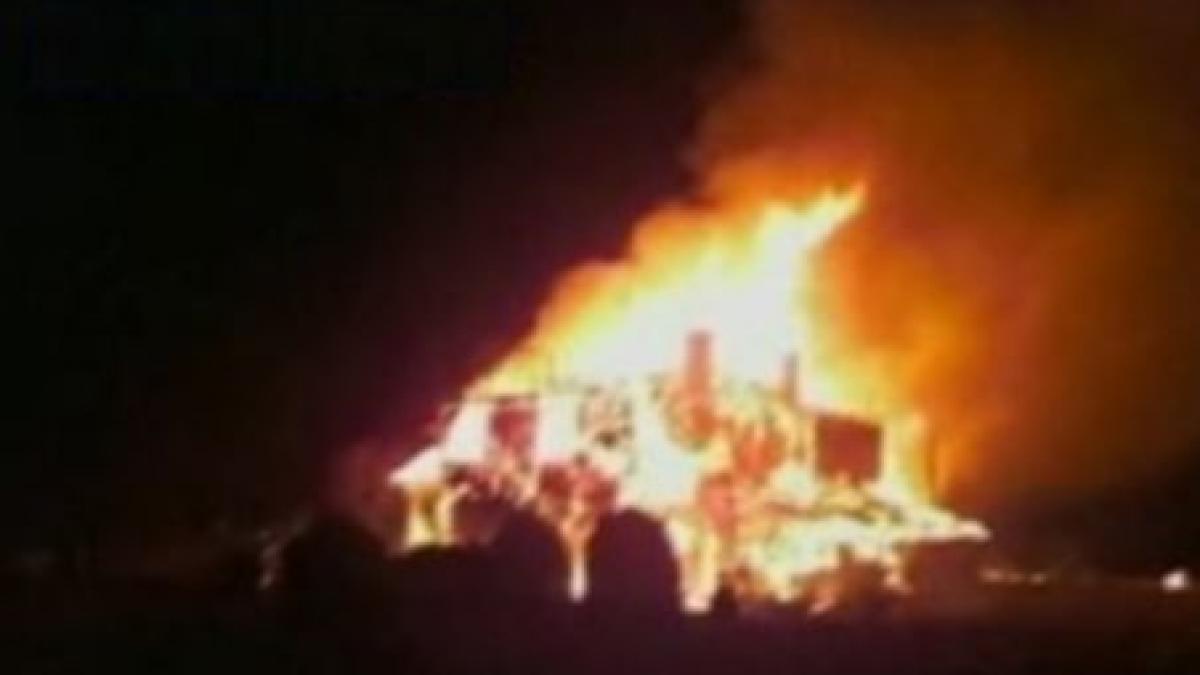 neamt o cabana de vanatoare din muntii tarcau a ars in intregime