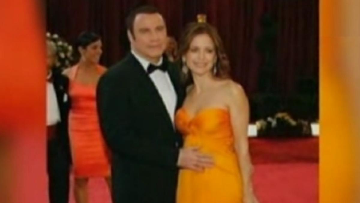 sotia lui john travolta a nascut un baietel