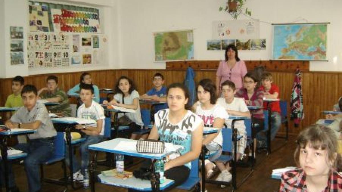 inspectoratele au inceput comasarea scolilor o clasa va avea pana la 35 de copii