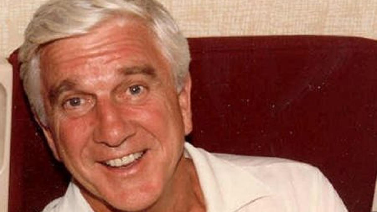 a murit actorul leslie nielsen