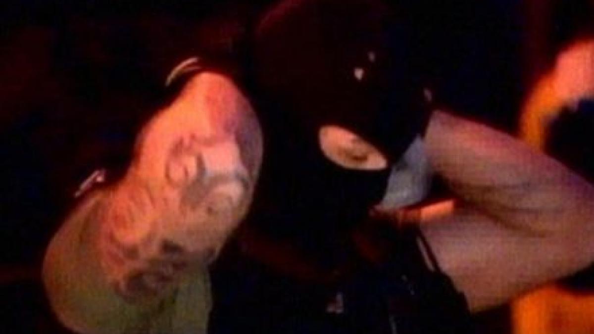 un roman care a jefuit o banca din budapesta impuscat mortal de politisti