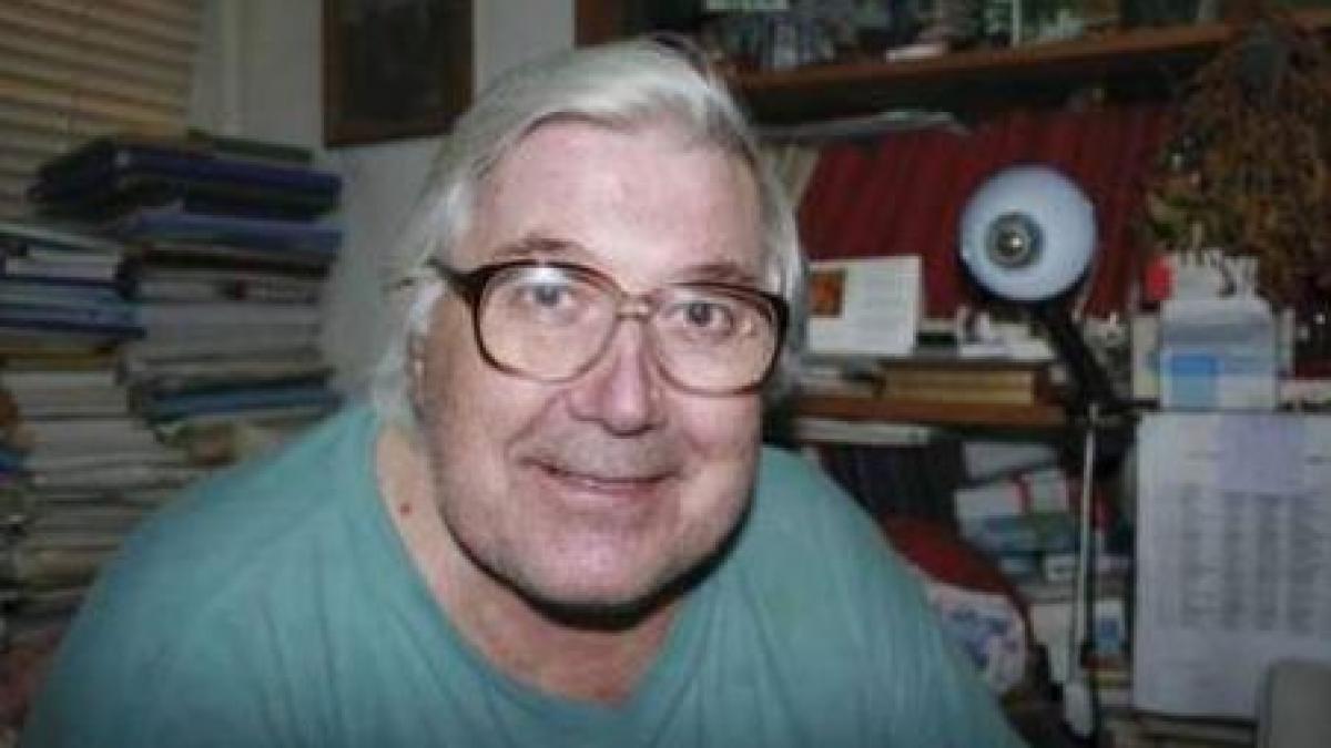 unul din cei mai buni chirurgi ai romaniei uitat pe un pat de spital