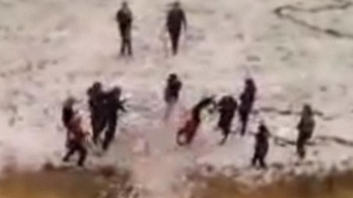 americanii joaca bowling cu popice umane