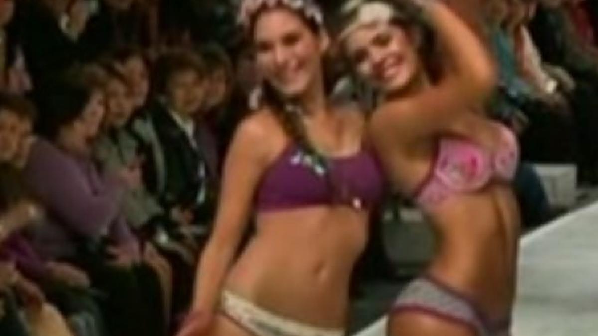 peru spectacol exploziv la o prezentare de costume de baie si lenjerie intima