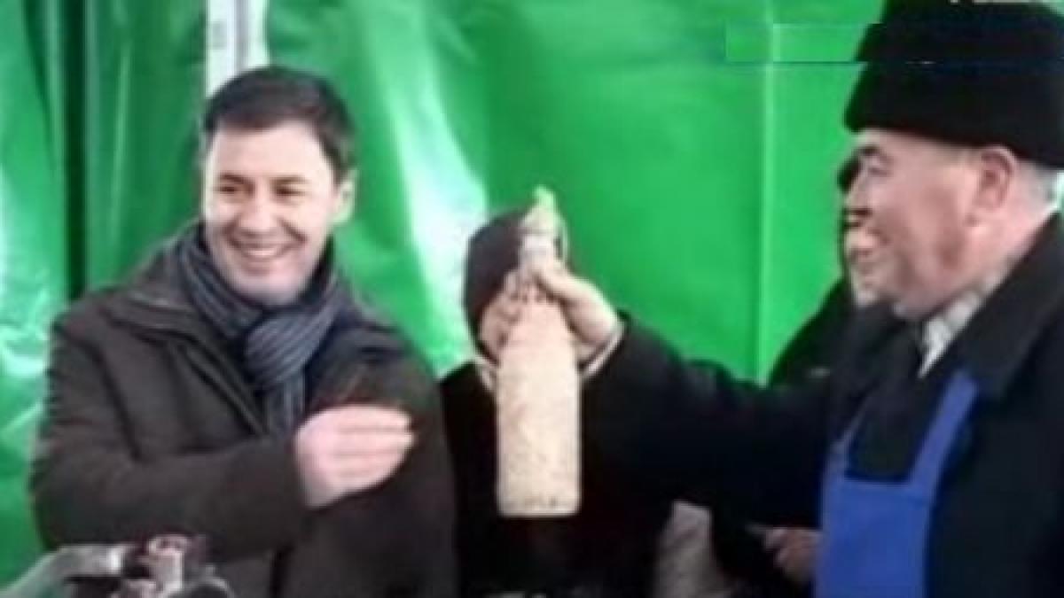 arad ministrul igas a facut carnati la un festival culinar