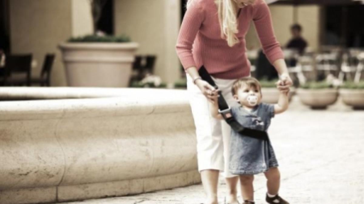 mamele pot alege o indemnizatie pe doi ani dar nu mai mare de 1 200 lei vezi cele doua optiuni