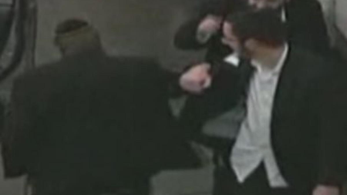 sua patru soferi au inceput sa danseze printre masini in plin trafic