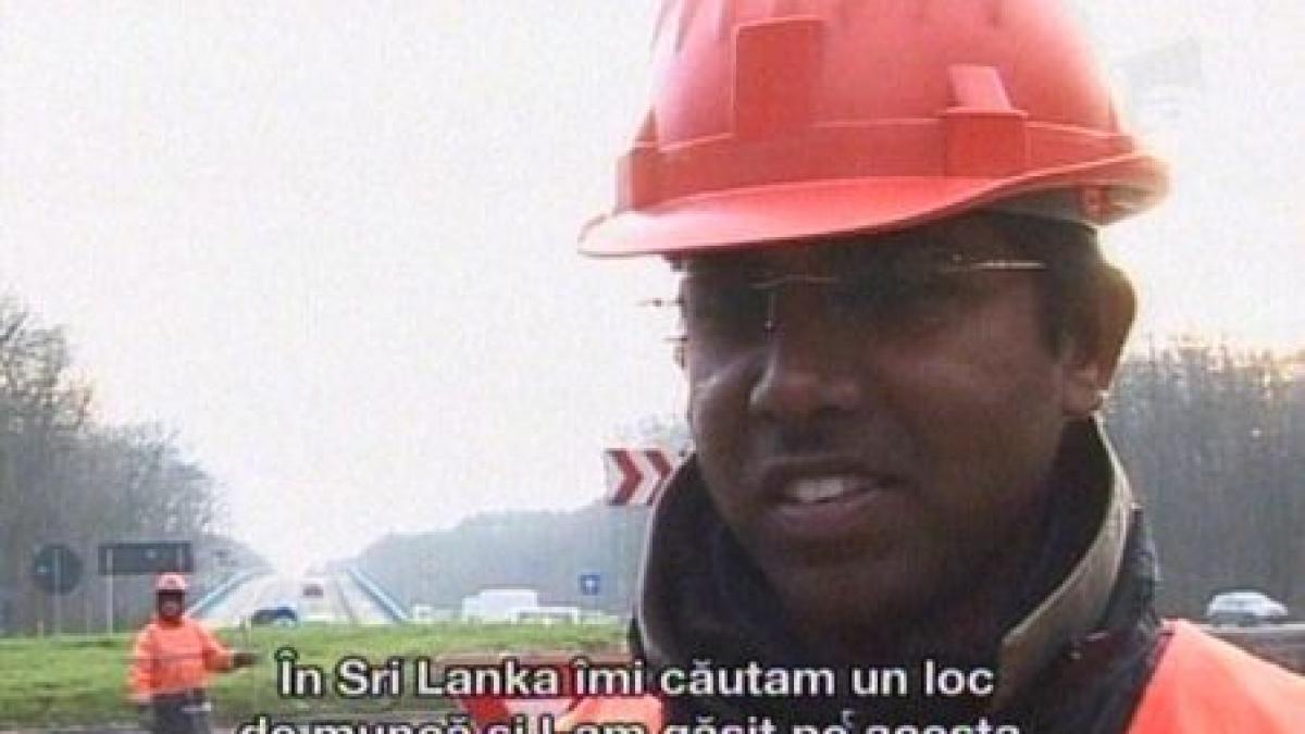 unii straini vin in romania pentru un trai mai bun o suta de muncitori din sri lanka repara strazi