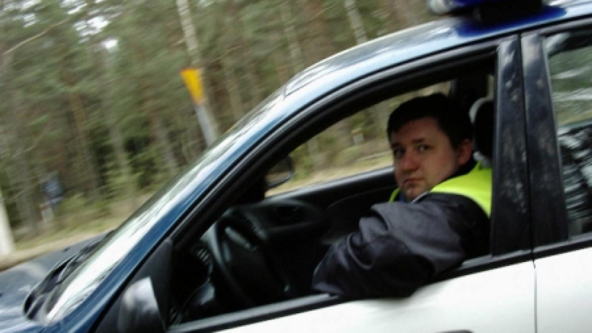 culmea politistilor un agent s a amendat singur ca sa si faca norma zilnica