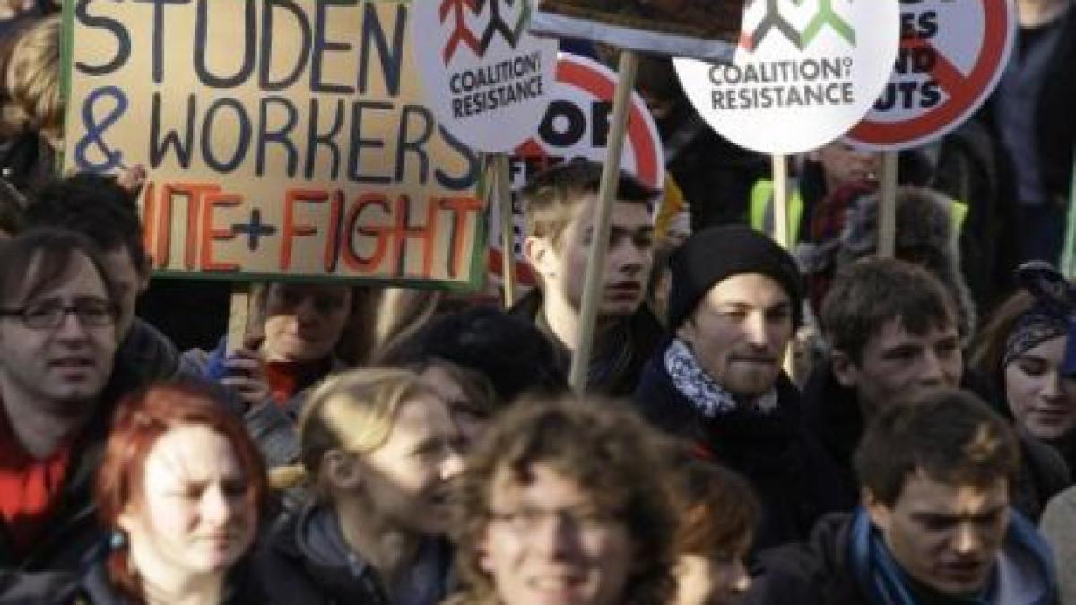 mii de studenti britanici protesteaza fata de decizia de triplare a taxelor de studiu trei