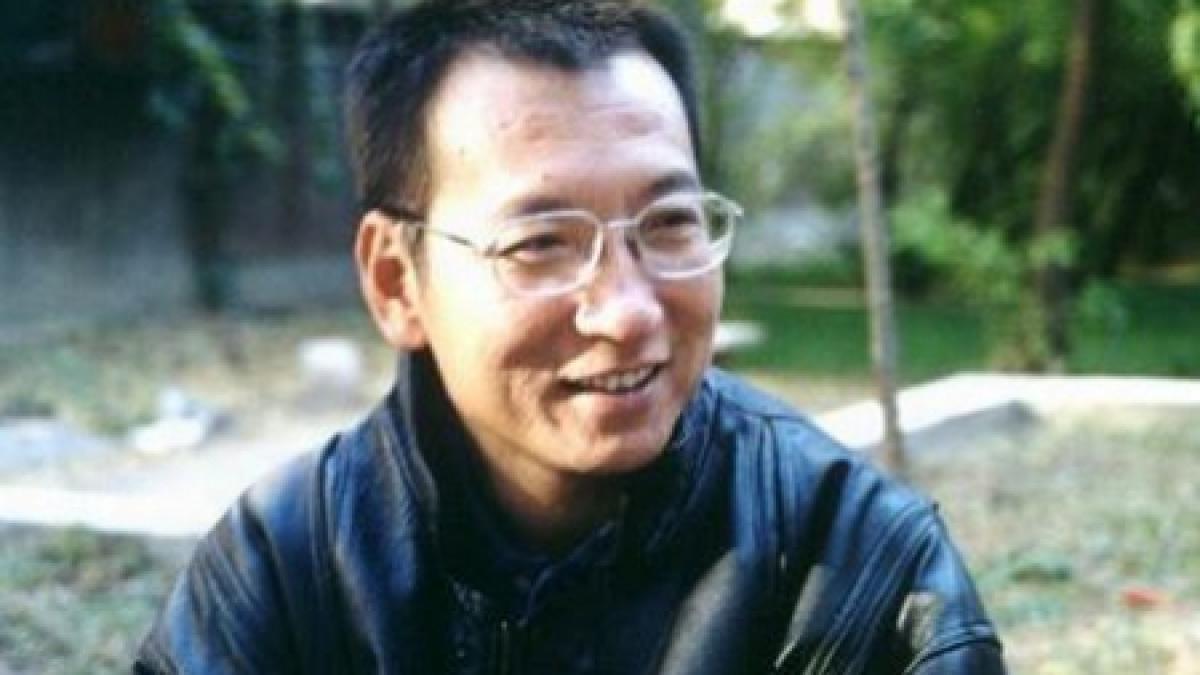 sotia si prietenii lui liu xiaobo opriti de autoritati sa participe la decernarea premiilor nobel