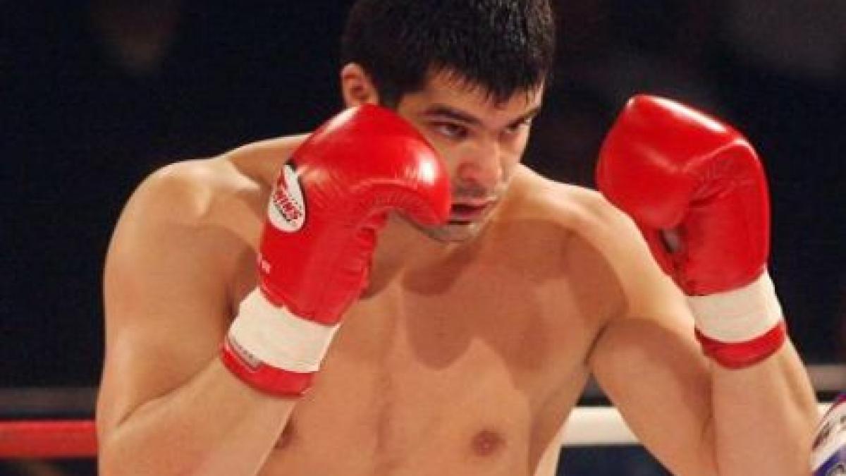 daniel ghita invins de turcul gokhan saki in sferturile galei finale k1 alistair overeem marele