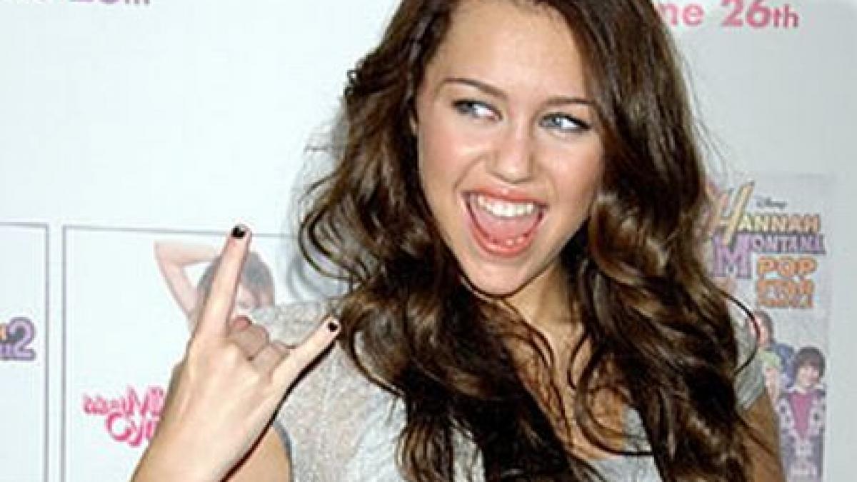 miley cyrus filmata in timp ce se droga cu plante etnobotanice