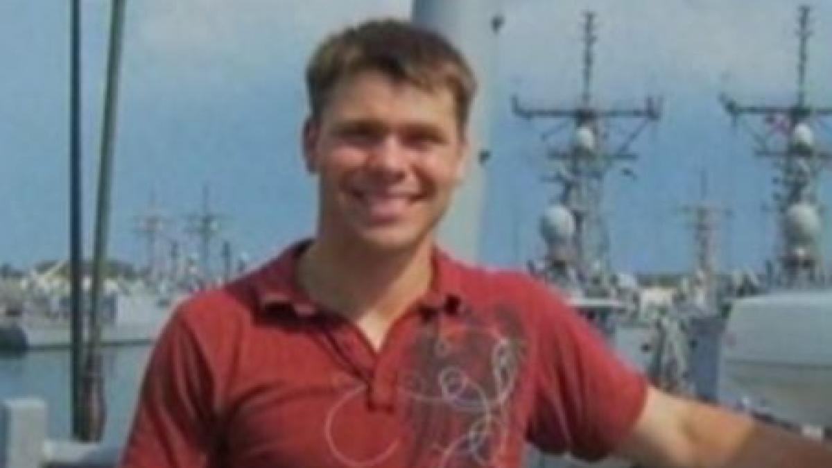 nick un copil adoptat cu 20 de ani in urma din romania si a gasit recent mama biologica