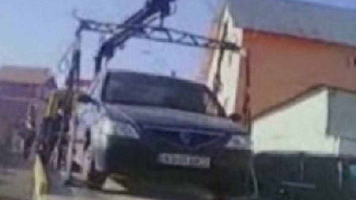 pitesti un barbat a ramas fara masina si fara socru dupa ce a parcat ilegal