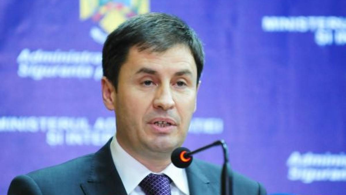 igas voi reorganiza politia in loc sa gasim politistul pe strada ii gasim pe sub un birou