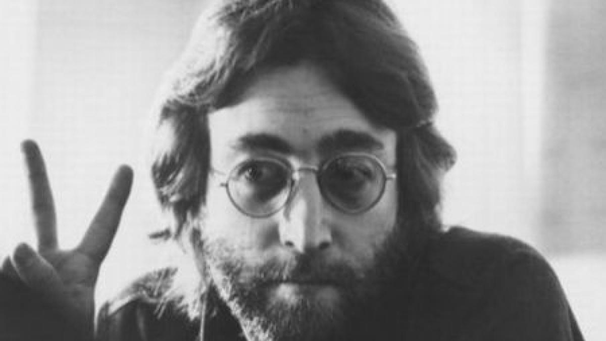sua obiectele personale ale lui john lennon scoase la licitatie