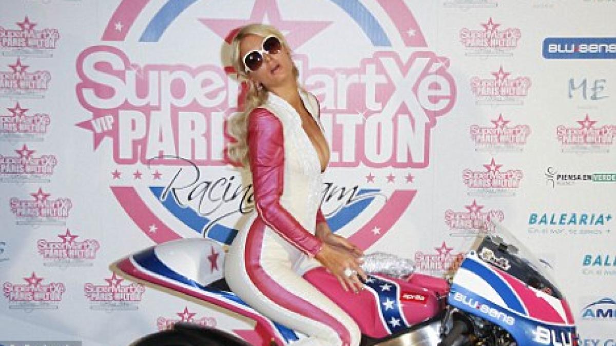 paris hilton si a lansat propria echipa de motociclism care va concura in campionatul motogp