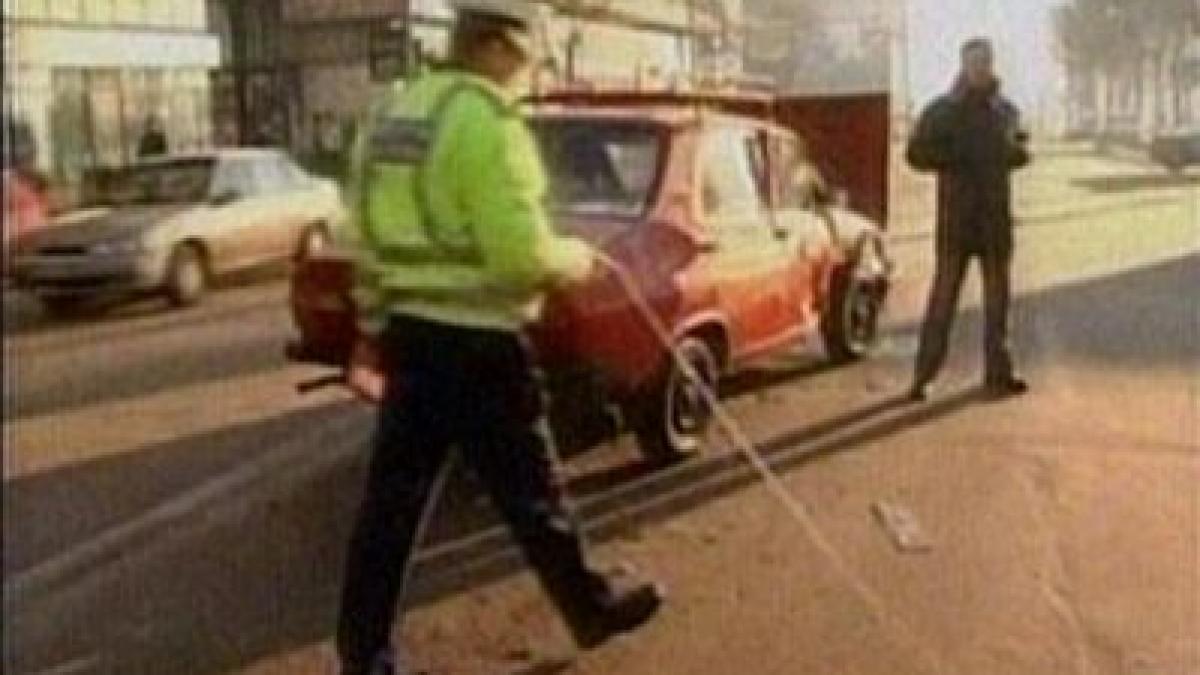 accident stupid la iasi un sofer a ramas cu piciorul pe acceleratie dupa ce i s a facut rau la volan