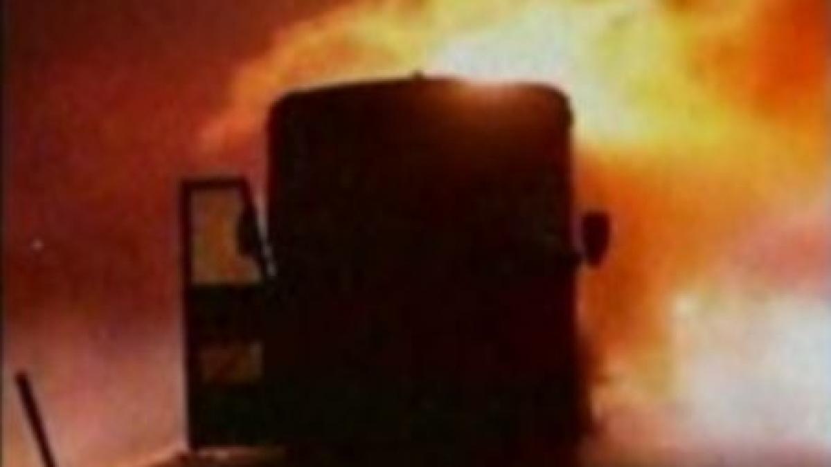 sua un autobuz a luat foc in timpul cursei pasagerii au scapat cu viata