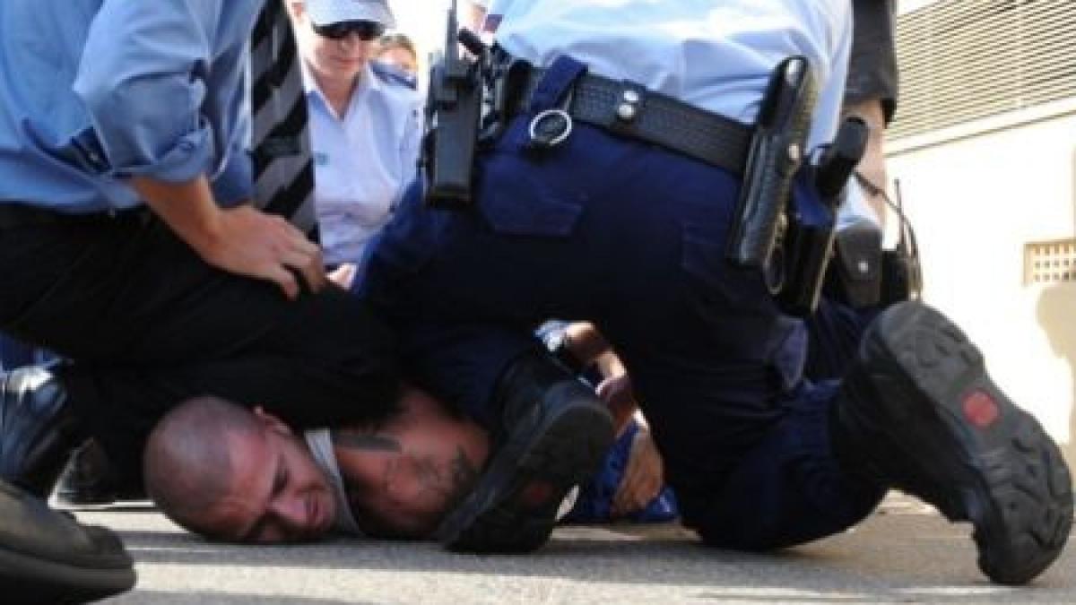 spania minora de 14 ani exploatata sexual timp de trei luni de proxenetii romani