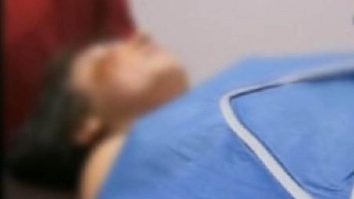 bacau fiica desfigurata de tata cu surubelnita