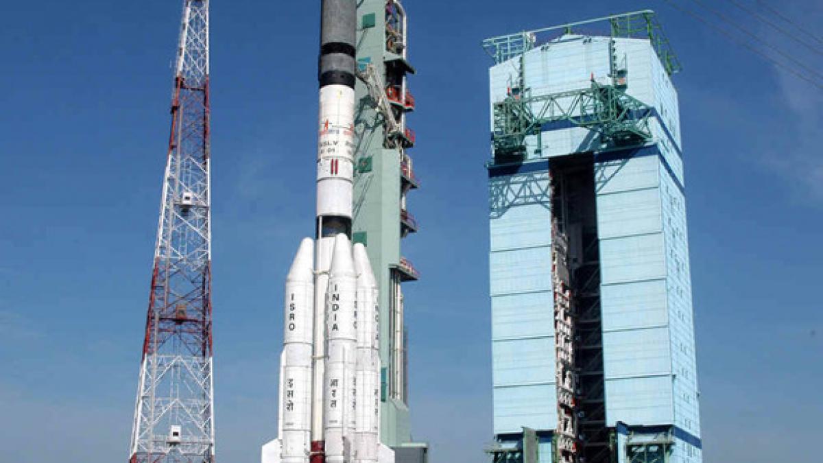 o racheta indiana care transporta un satelit a fost distrusa pentru ca deviase de la traiectorie