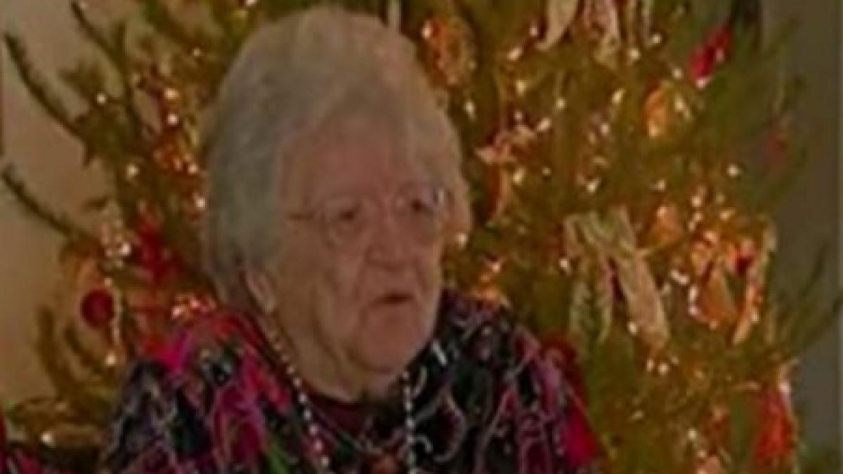 sua o bunica in varsta de 98 de ani are 100 de nepoti