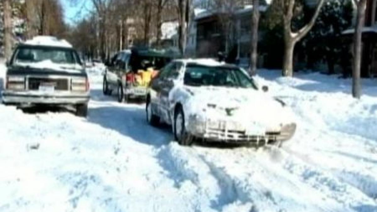 iarna grea in sua mii de curse aeriene au fost anulate din cauza unei furtuni de zapada