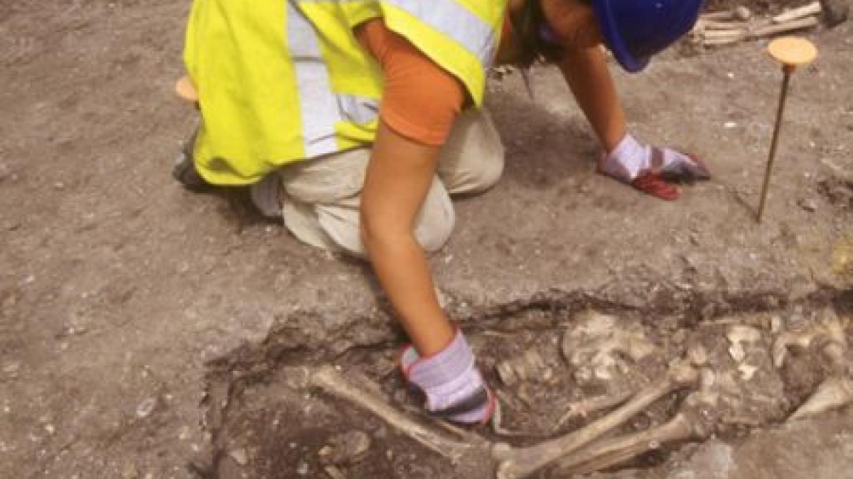 cele mai vechi ramasite ale unor fiinte umane descoperite in orientul mijlociu