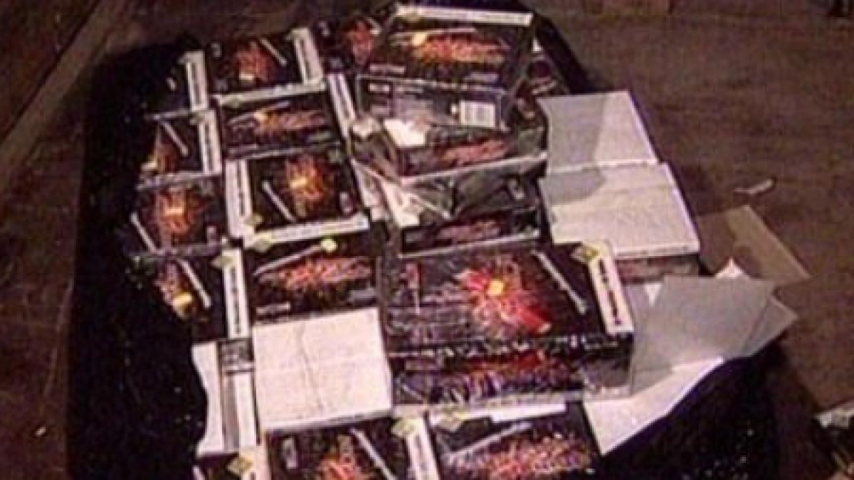 petarde si artificii de vanzare in majoritatea pietelor cu toate ca sunt ilegale