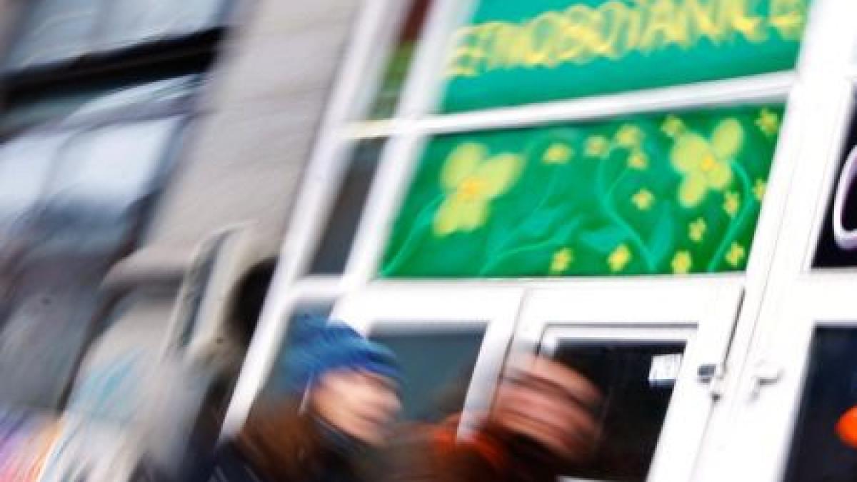 medicii unui spital din iasi au fost atacati de un tanar care consumase etnobotanice