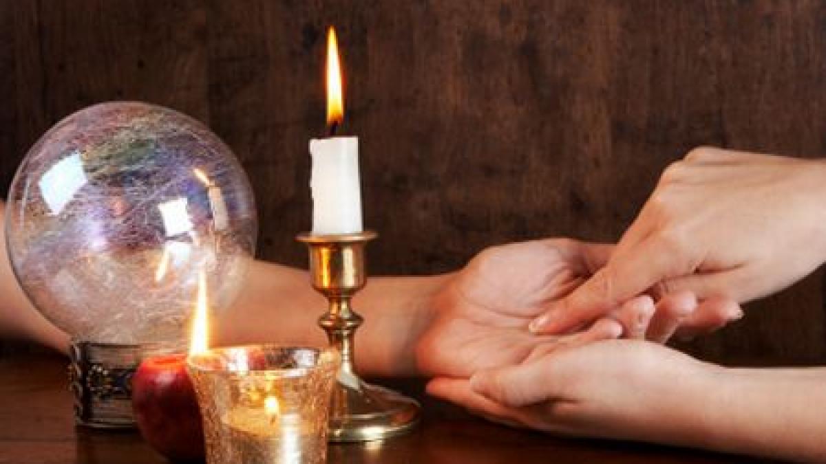 prezicatorii valetii si insotitorii meserii recunoscute oficial de guvern