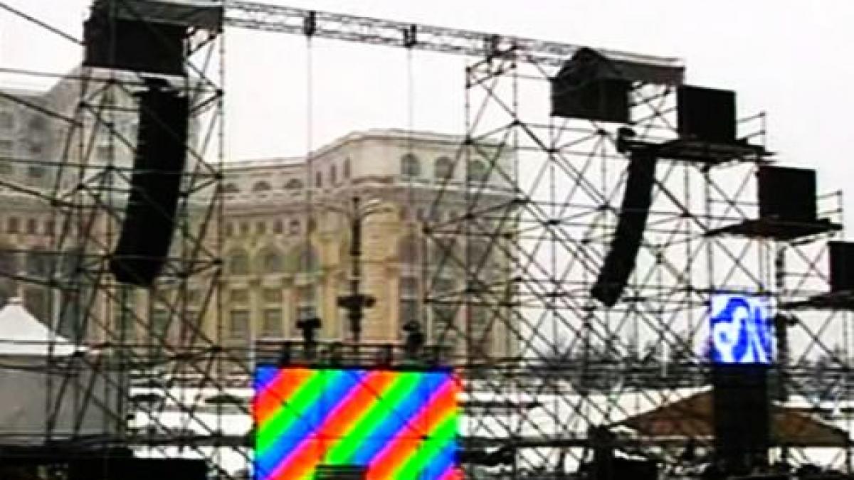 ultimele pregatiri pentru revelion in piata constitutiei bucurestenii se pot incalzi cu vin fiert