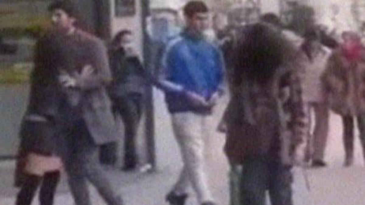 Spania. Doi studenţi au simulat o ceartă în centrul unui oraş pentru a testa implicarea oamenilor