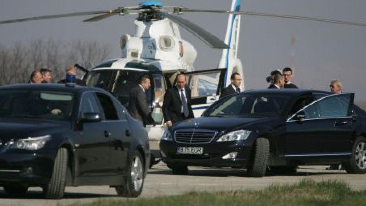 basescu a fentat aglomeratia de pe dn1 a plecat de la munte cu elicopterul