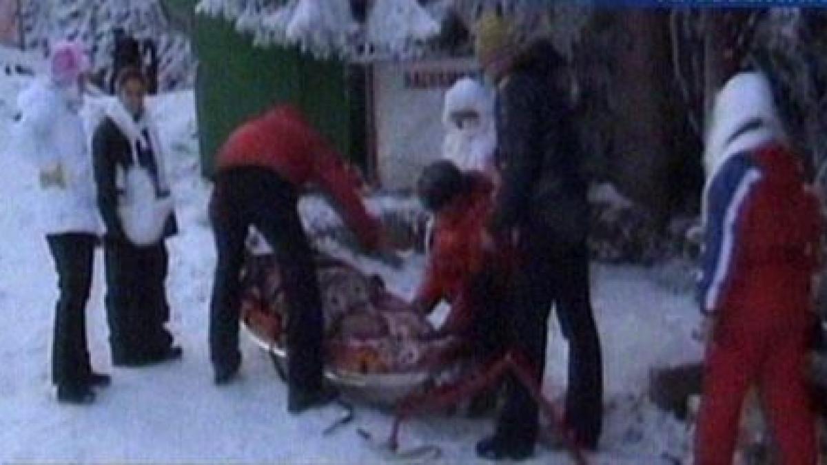 hunedoara doi oameni s au ranit in timp ce se dadeau cu alte cinci persoane cu sacul pe partie