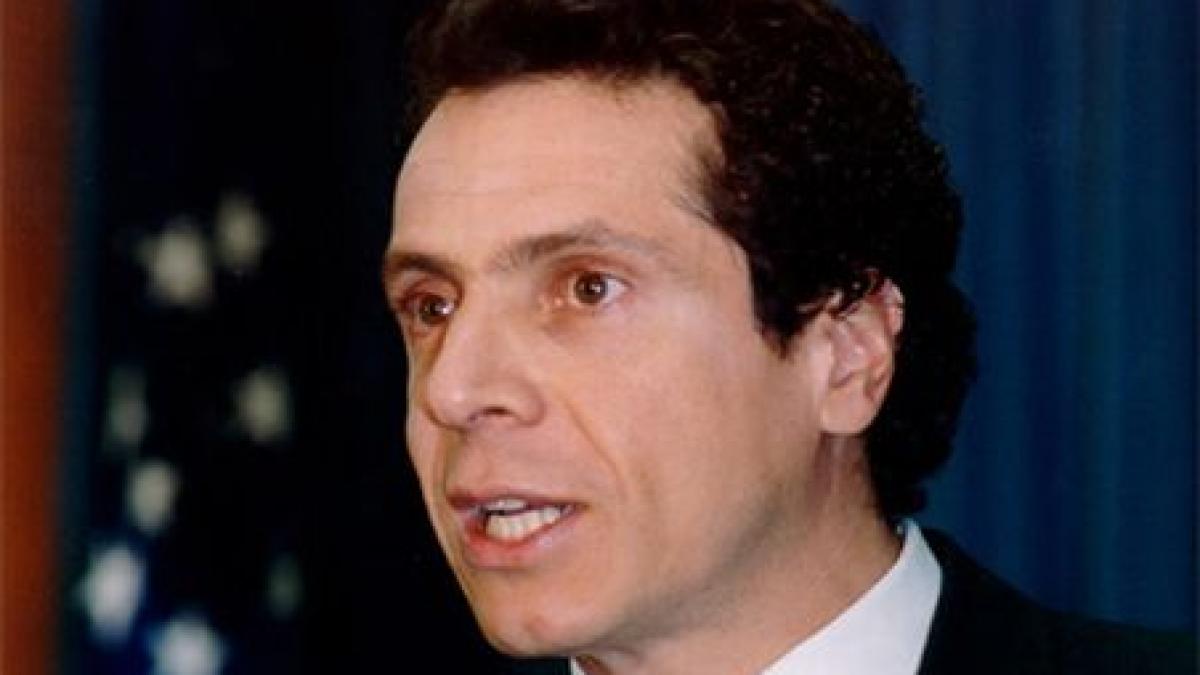 noul guvernator al statului new york isi reduce salariul cu 5 procente
