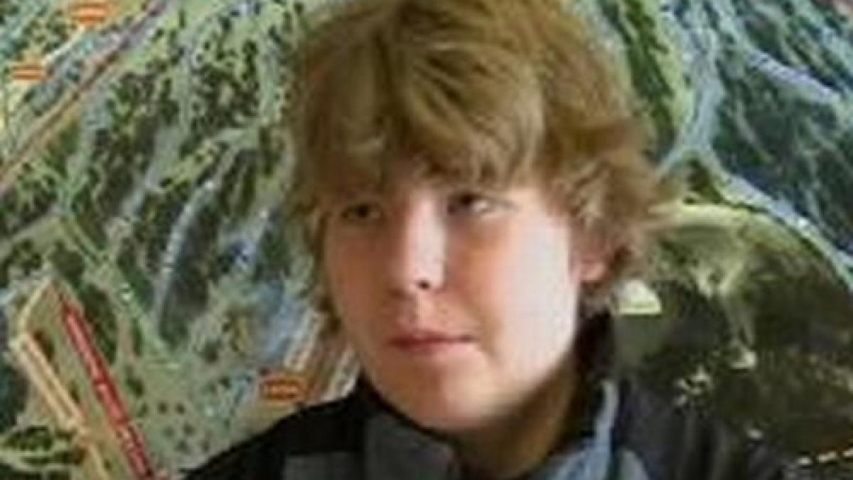 sua un adolescent ratacit pe munte a supravietuit o noapte la 20 de grade