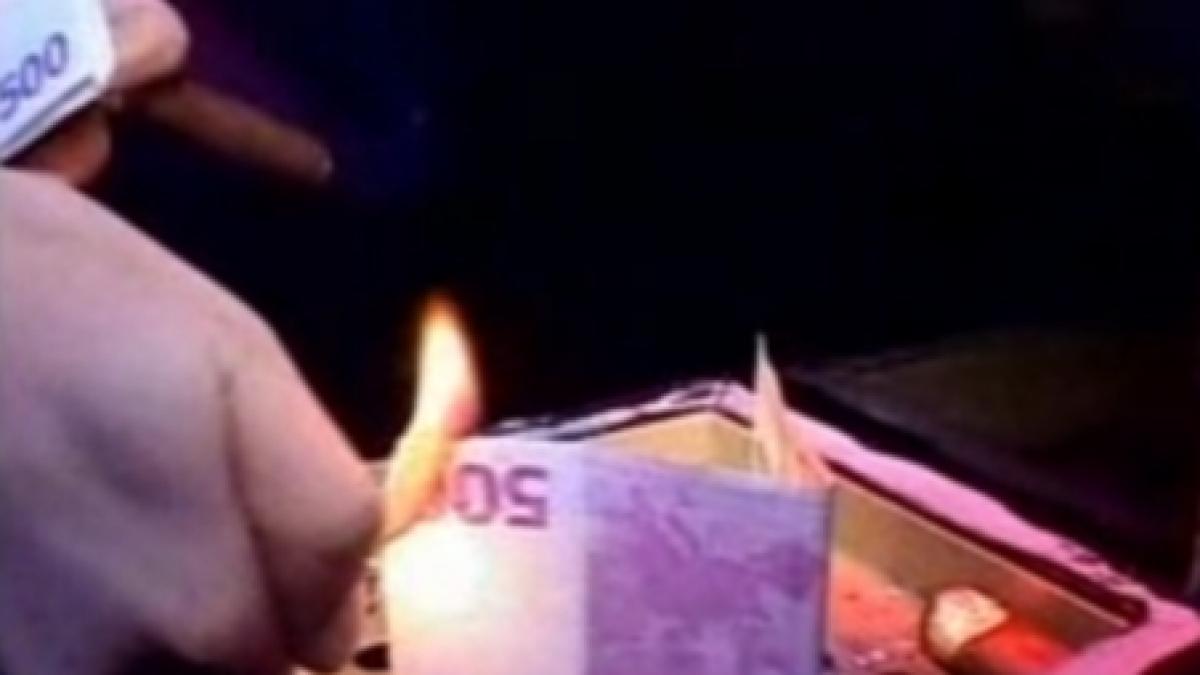 un roman a dat foc unei bancnote de 500 de euro in noaptea de revelion