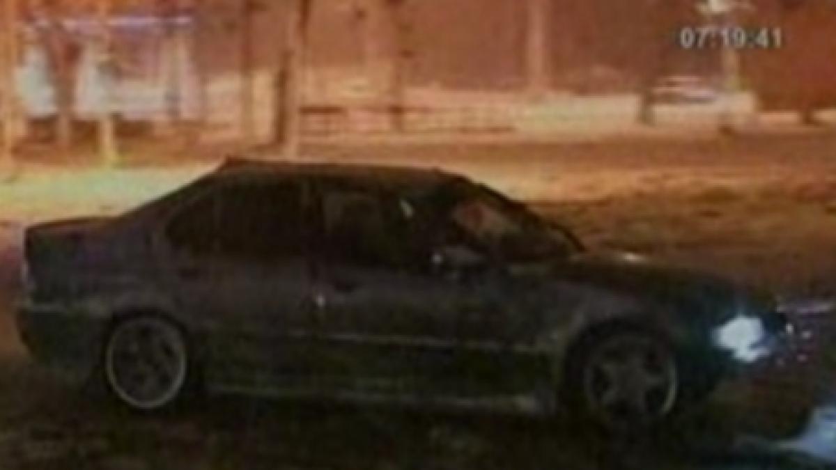 drift cu masinile pe zapada intr o parcare din constanta