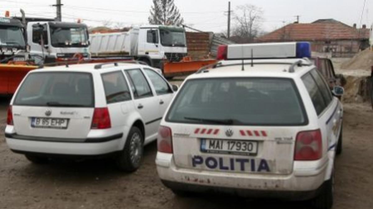 timisoara o masina de politie a fost vandalizata de rudele unui sofer beat
