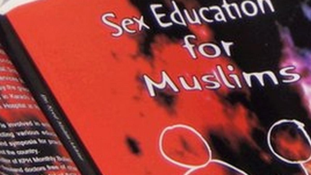 autorul unei carti de educatie sexuala pentru pakistanezi acuzat de incurajarea pornografiei