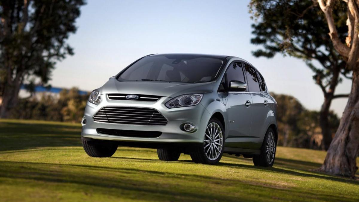 ford a prezentat doua vehicule hibride c max care vor fi disponibile din 2013