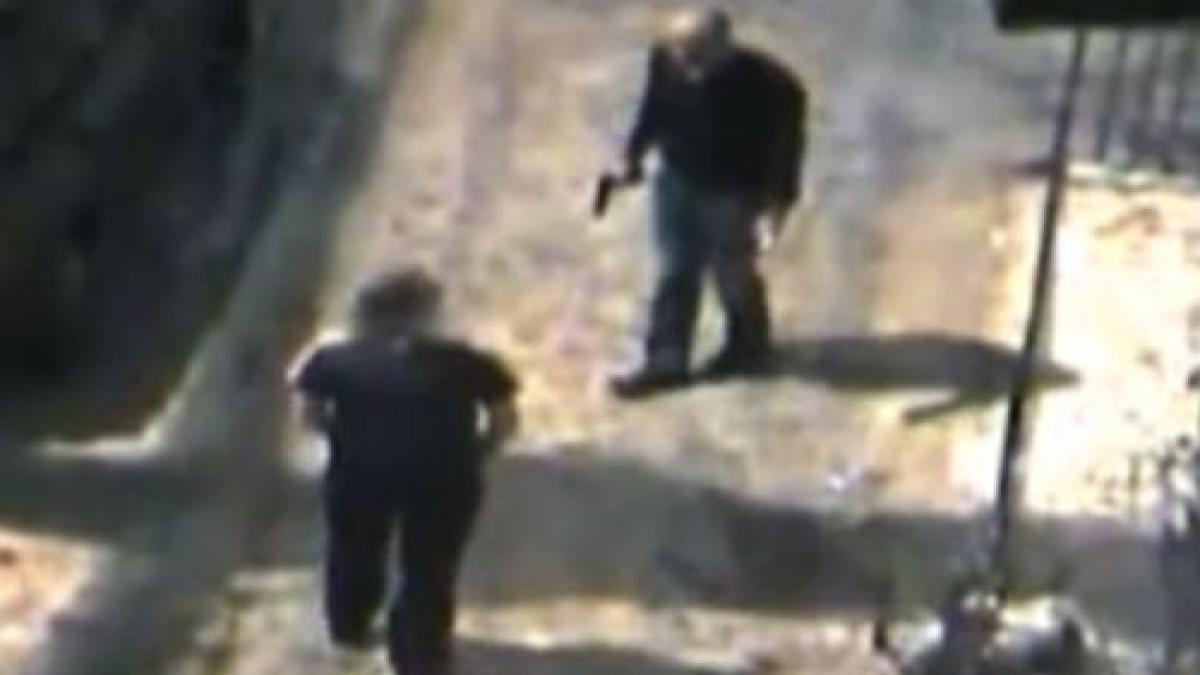 locul de parcare se pazeste cu gloante bulgari si bete in cartierul bucurestean rahova