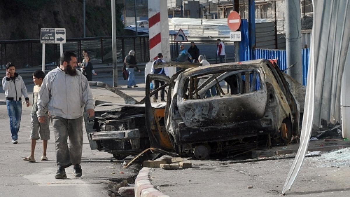 manifestatii violente in algeria peste 800 de oameni au fost raniti
