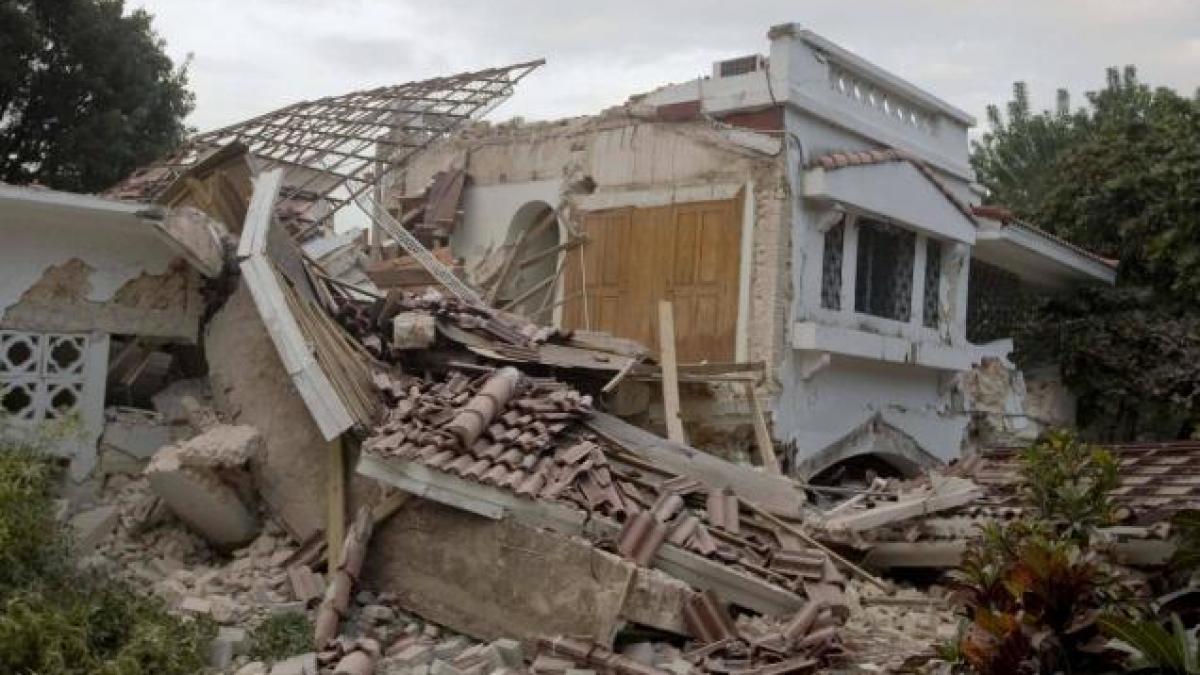 un an de la cutremurul devastator din haiti sute de mii de oameni in continuare in tabere de