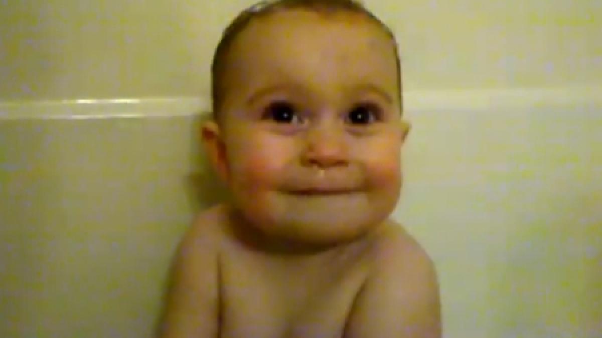 nu nu nu bebelusul care stie cum sa refuze pe oricine