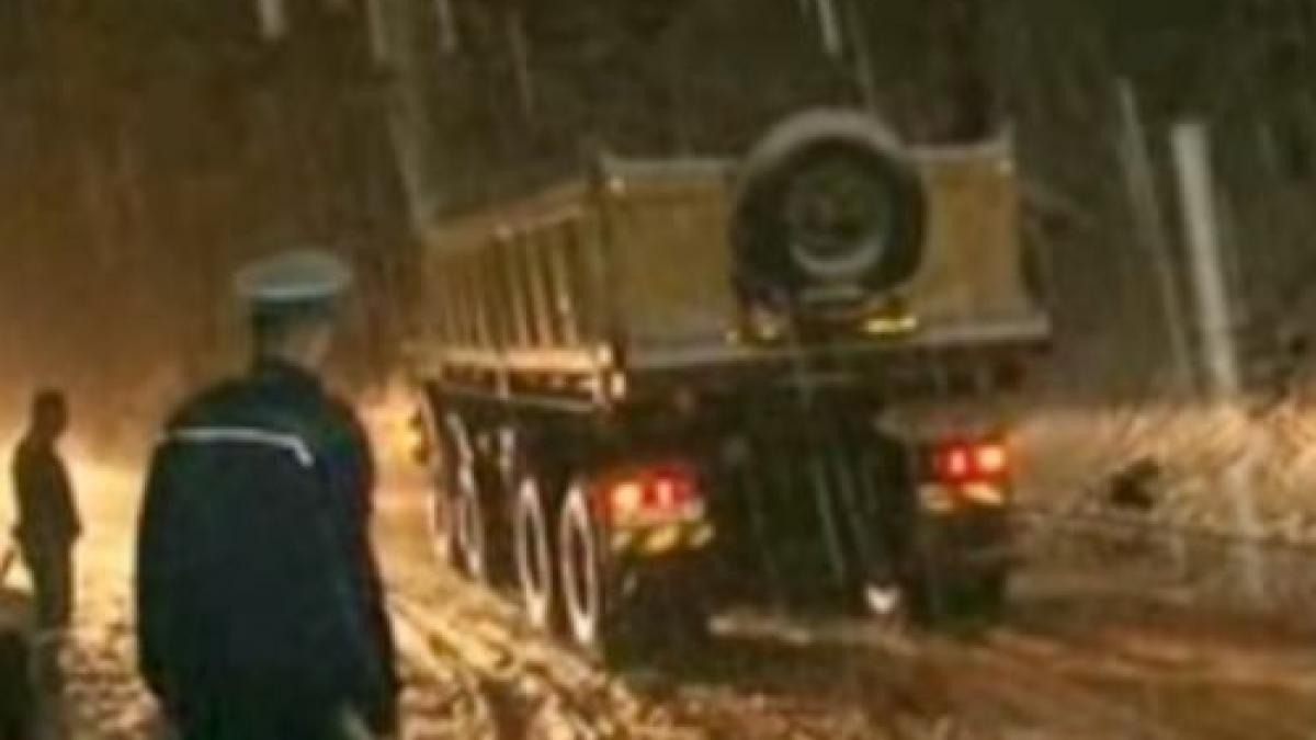 traficul rutier in pasul gutai ingreunat de ninsori