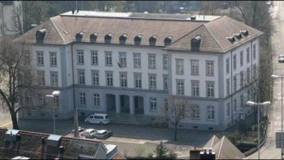 trei detinuti intre care un roman si un moldovean au evadat dintr o inchisoare elvetiana